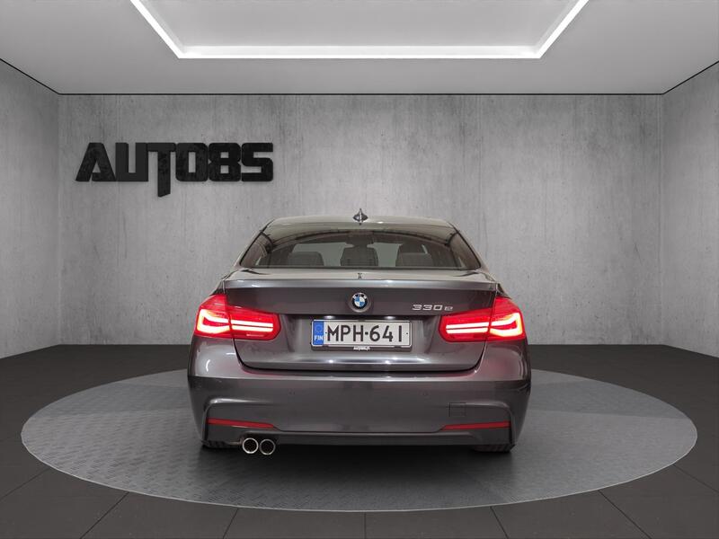 BMW 330 vaihtoauto
