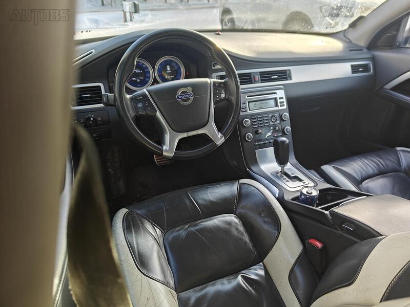 Volvo V70 vaihtoauto