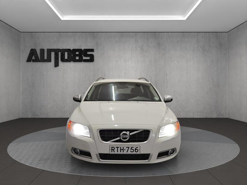 Volvo V70 vaihtoauto