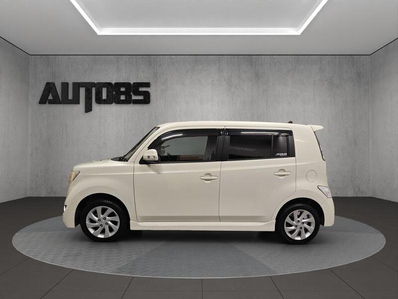 Toyota BB vaihtoauto