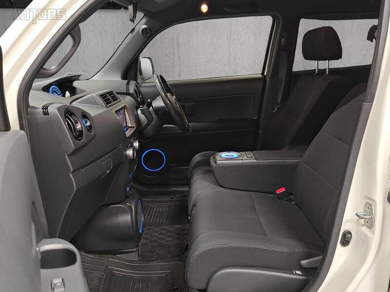 Toyota BB vaihtoauto