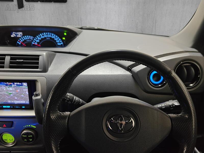 Toyota BB vaihtoauto