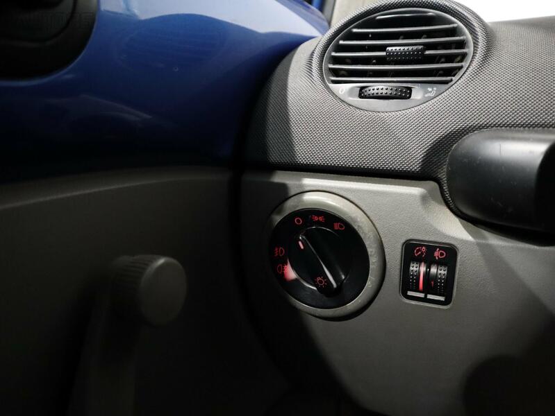 Volkswagen New Beetle vaihtoauto