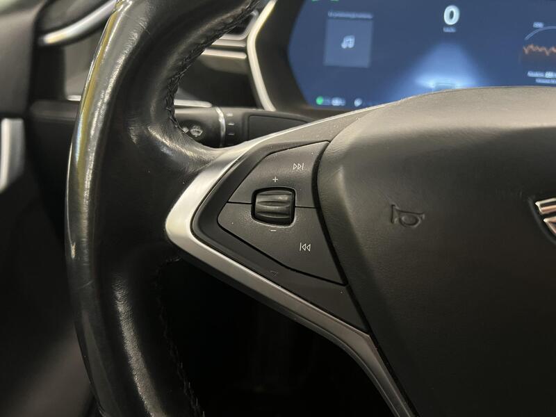 Tesla Model S vaihtoauto