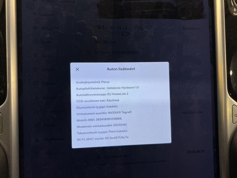 Tesla Model S vaihtoauto