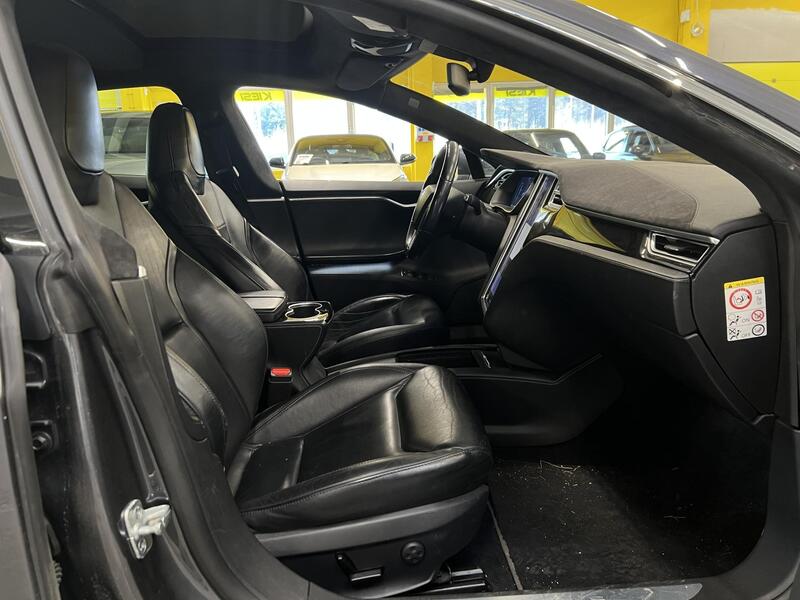 Tesla Model S vaihtoauto