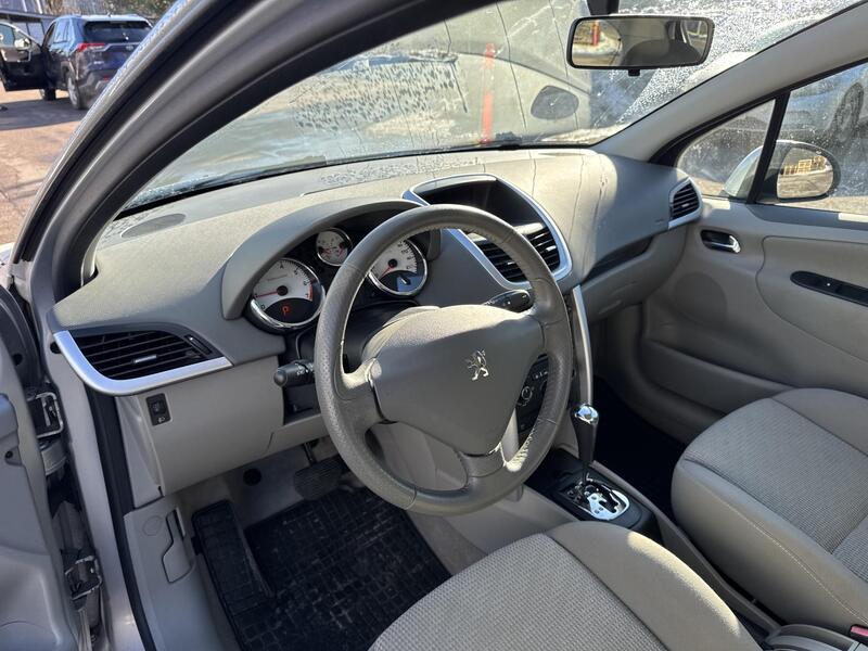 Peugeot 207 vaihtoauto