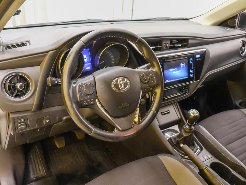 Toyota Auris vaihtoauto