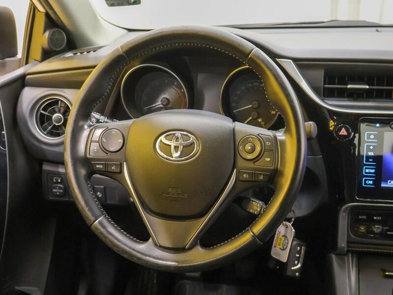 Toyota Auris vaihtoauto