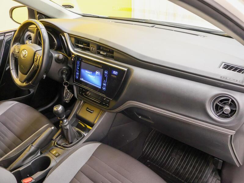 Toyota Auris vaihtoauto