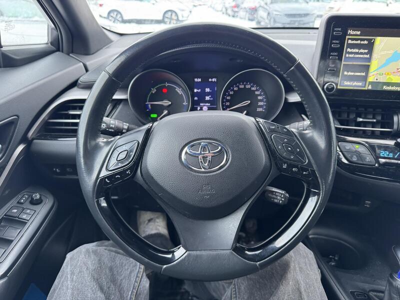 Toyota C-HR vaihtoauto
