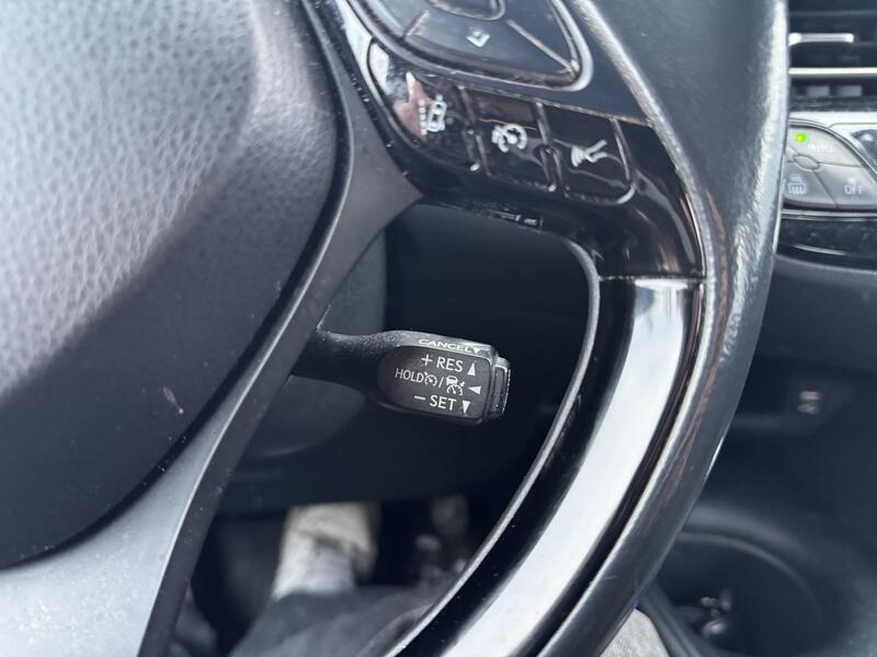 Toyota C-HR vaihtoauto