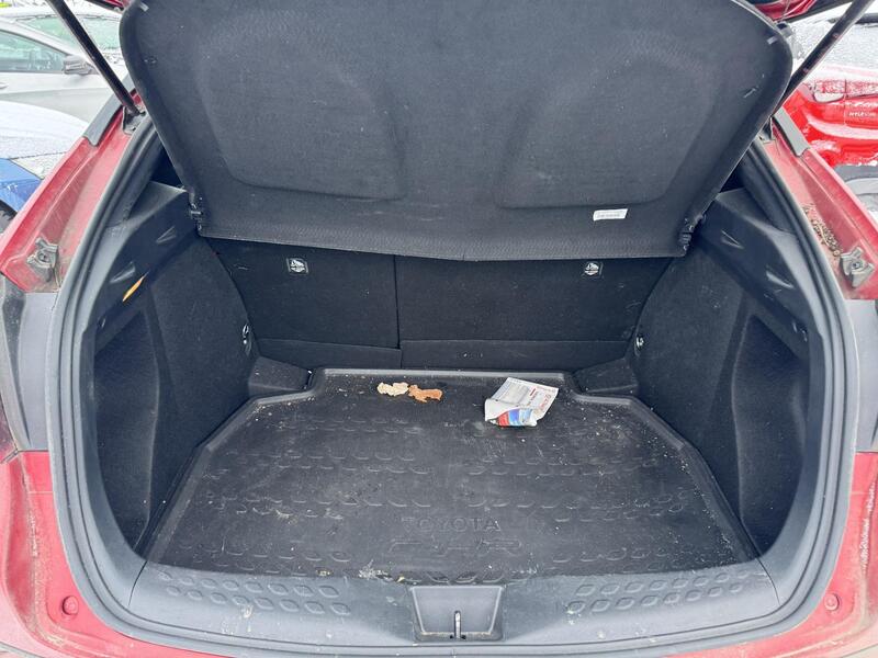 Toyota C-HR vaihtoauto