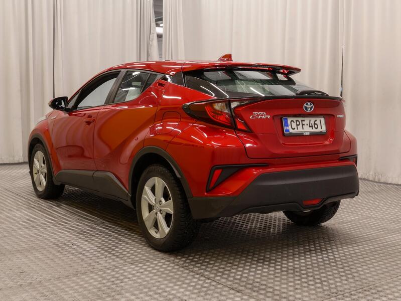 Toyota C-HR vaihtoauto