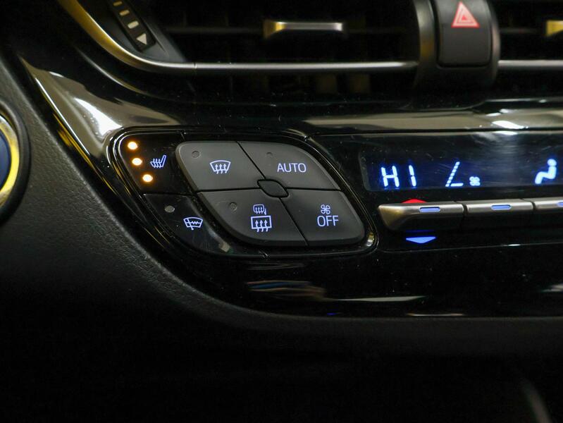 Toyota C-HR vaihtoauto