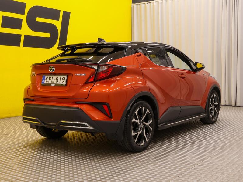 Toyota C-HR vaihtoauto