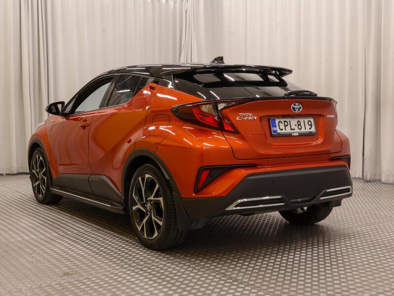 Toyota C-HR vaihtoauto