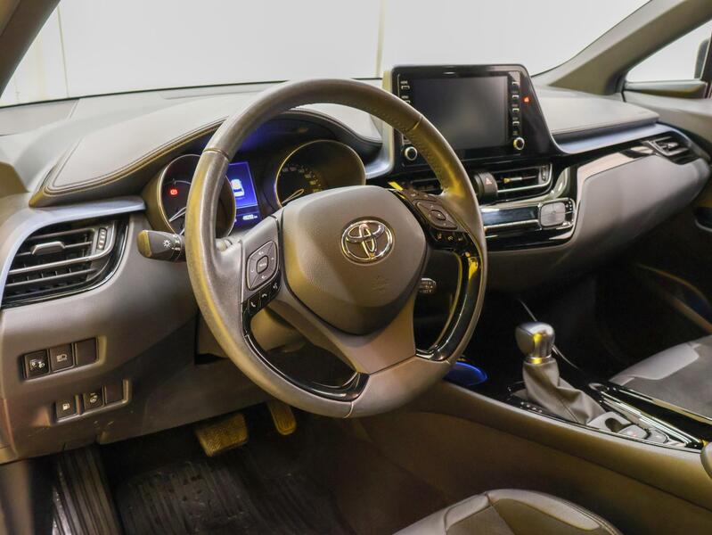 Toyota C-HR vaihtoauto