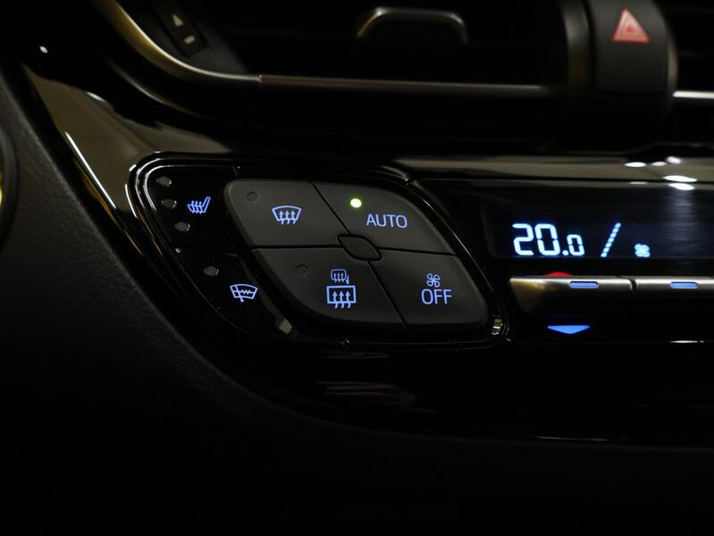 Toyota C-HR vaihtoauto