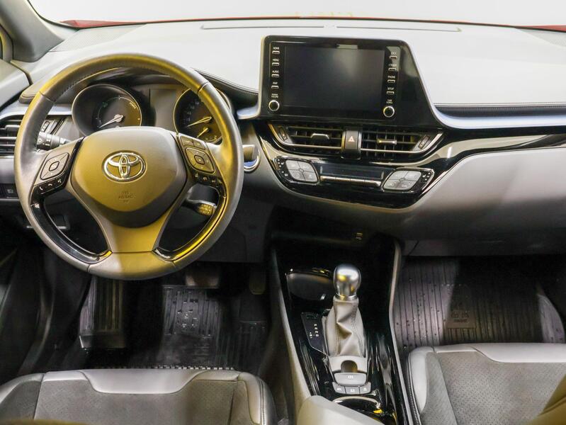 Toyota C-HR vaihtoauto