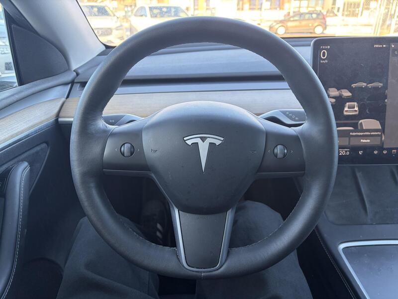 Tesla Model Y vaihtoauto