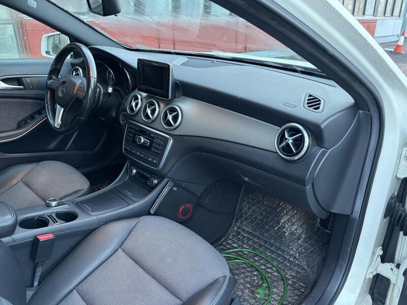 Mercedes-Benz GLA vaihtoauto