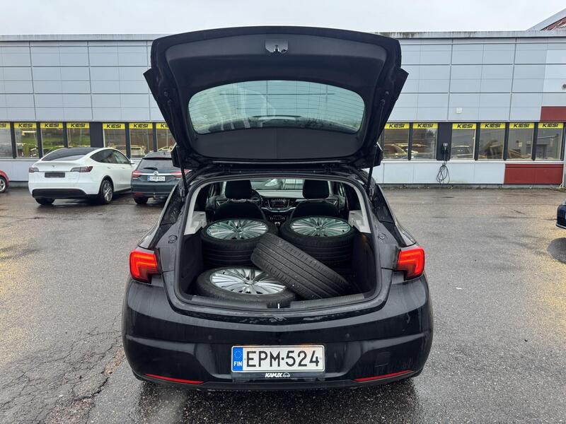 Opel Astra vaihtoauto