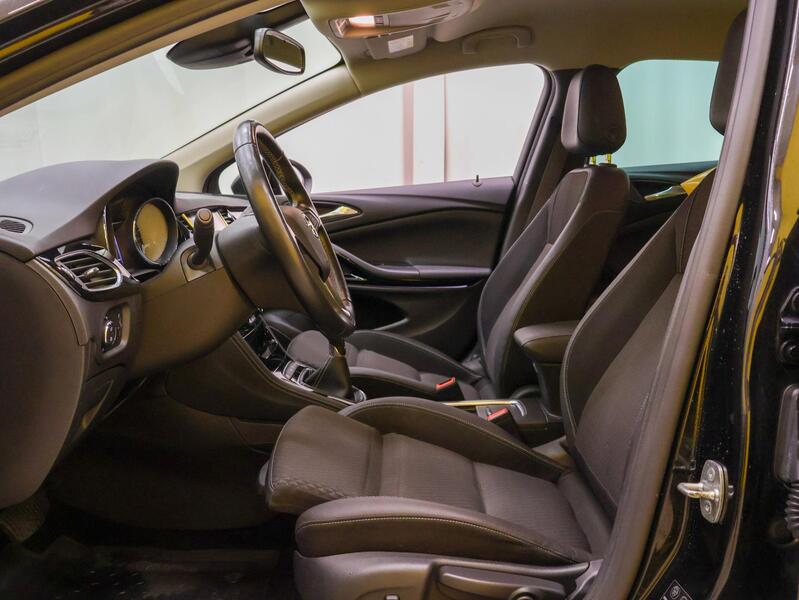 Opel Astra vaihtoauto