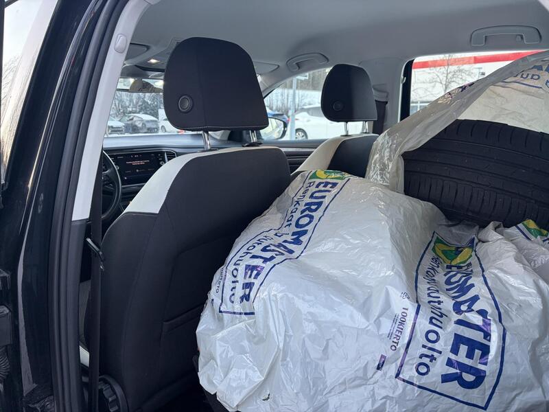 Volkswagen T-Roc vaihtoauto