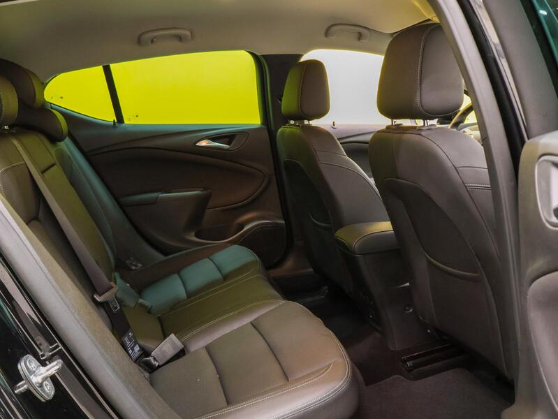 Opel Astra vaihtoauto