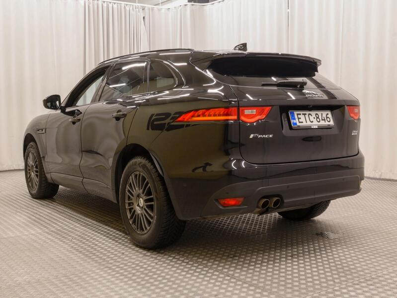 Jaguar F-PACE vaihtoauto