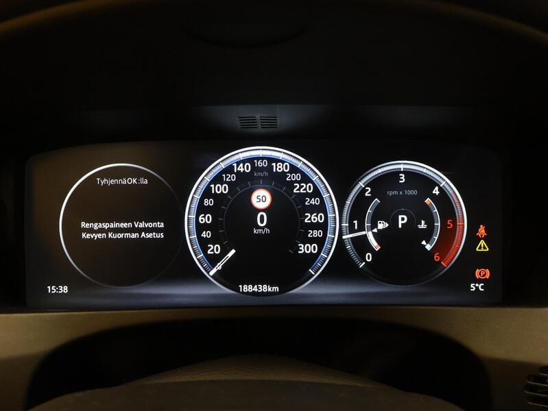 Jaguar F-PACE vaihtoauto