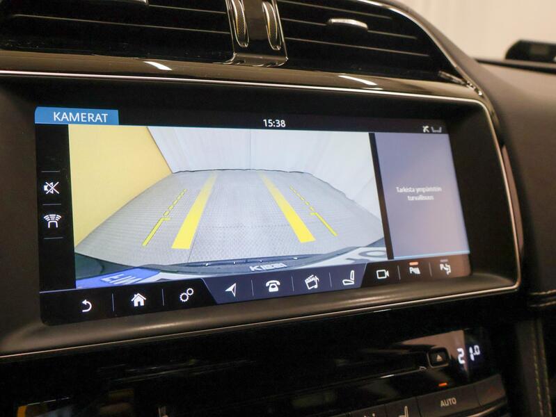 Jaguar F-PACE vaihtoauto