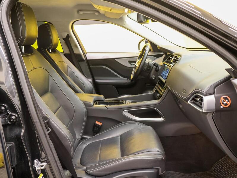 Jaguar F-PACE vaihtoauto