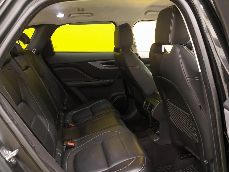 Jaguar F-PACE vaihtoauto