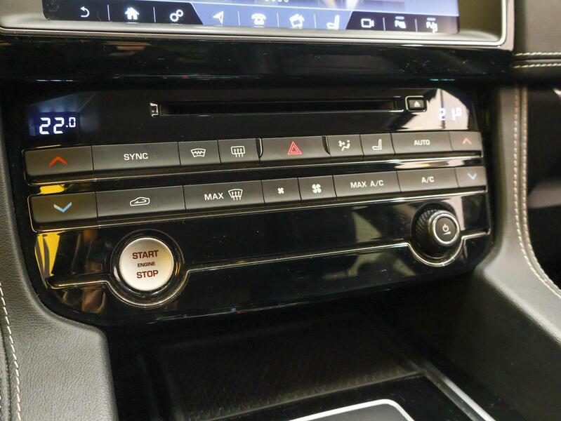 Jaguar F-PACE vaihtoauto