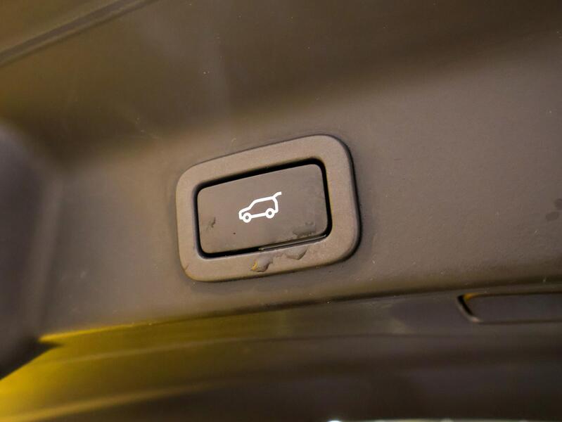 Jaguar F-PACE vaihtoauto