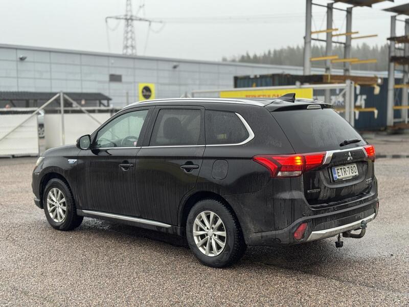 Mitsubishi Outlander PHEV vaihtoauto