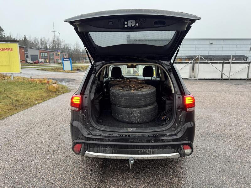 Mitsubishi Outlander PHEV vaihtoauto