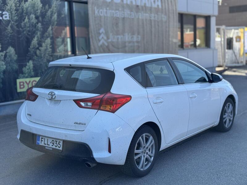 Toyota Auris vaihtoauto
