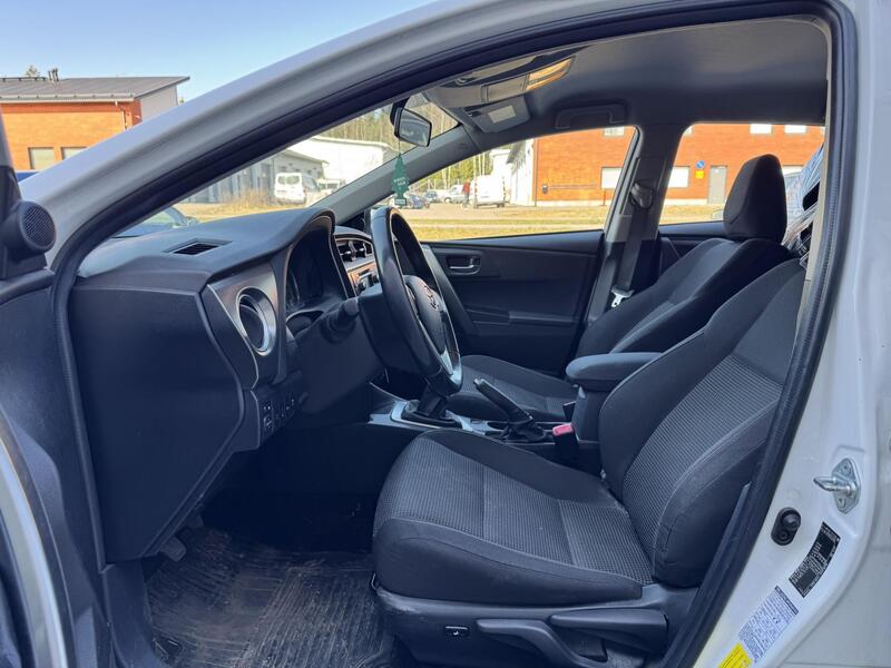 Toyota Auris vaihtoauto