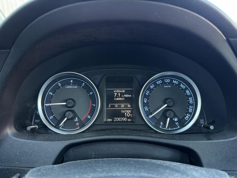 Toyota Auris vaihtoauto