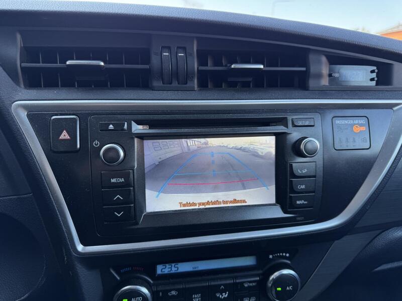 Toyota Auris vaihtoauto