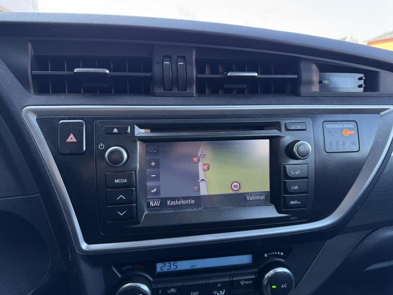 Toyota Auris vaihtoauto