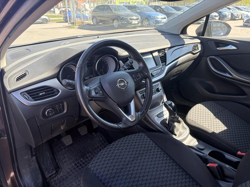 Opel Astra vaihtoauto