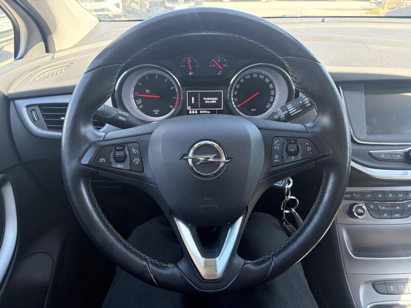 Opel Astra vaihtoauto