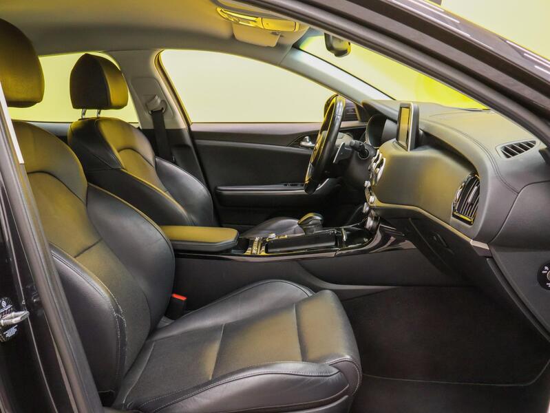 Kia Stinger vaihtoauto