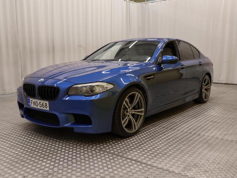 BMW M5 vaihtoauto