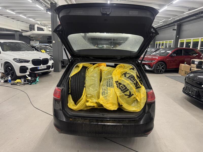 Volkswagen Golf vaihtoauto