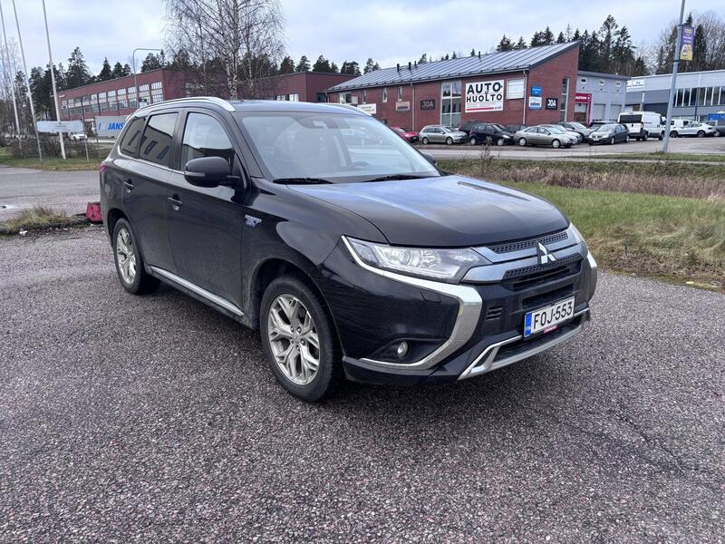 Mitsubishi Outlander PHEV vaihtoauto